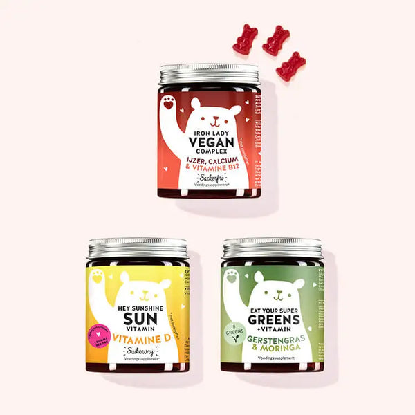 Set van 3 "Green Iron Boost" bestaande uit de Iron Lady Vegan Vitamins met ijzer, de Hey Sunshine Sun Vitamins met vitamine D en de Eat your Super Greens Vitamins met gerstegras van Bears with Benefits.