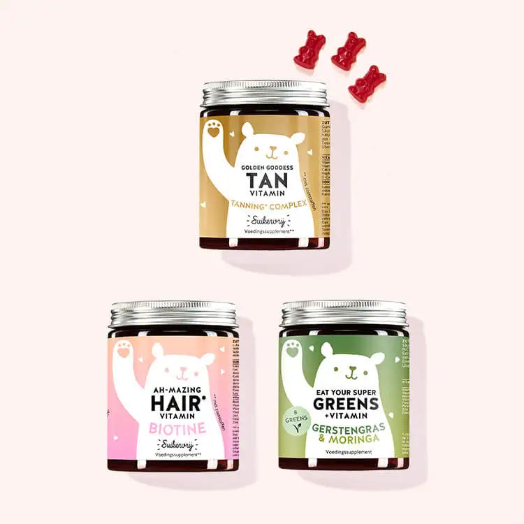 "Trio voor haar, huid & gezondheid" bundle van Bears with Benefits bestaande uit de Golden Goddess Tan Vitamins met beta-caroteen, de Ah-Mazing Hair Vitamins met biotine en de Eat your Super Greens Vitamins met gerstegras.