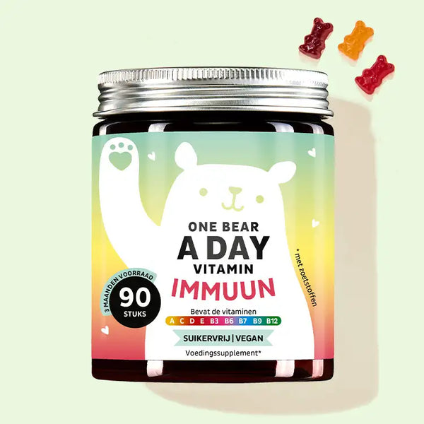 Een blikje One Bear A Day Immune Vitamins met multivitaminencomplex van Bears with Benefits voor het immuunsysteem.