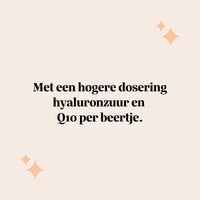 Bears with Benefits Forever Young Skin Vitamin – tekstafbeelding voor gummies met collageen en hyaluronzuur met tekst: Met een hogere dosering hyaluronzuur en Q10 per beertje